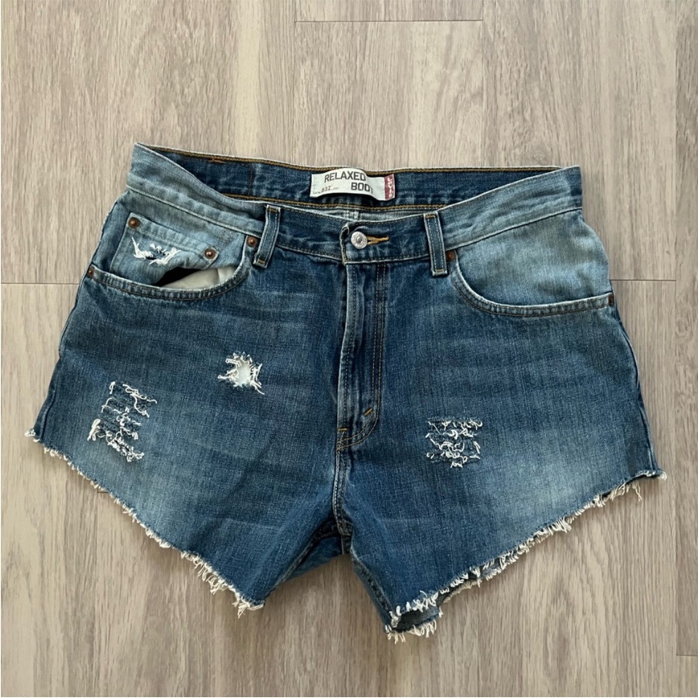 Levi’s 557 Distressed Cutoff Denim Shorts W34 Relaxed Boot Cut Frayed Hem